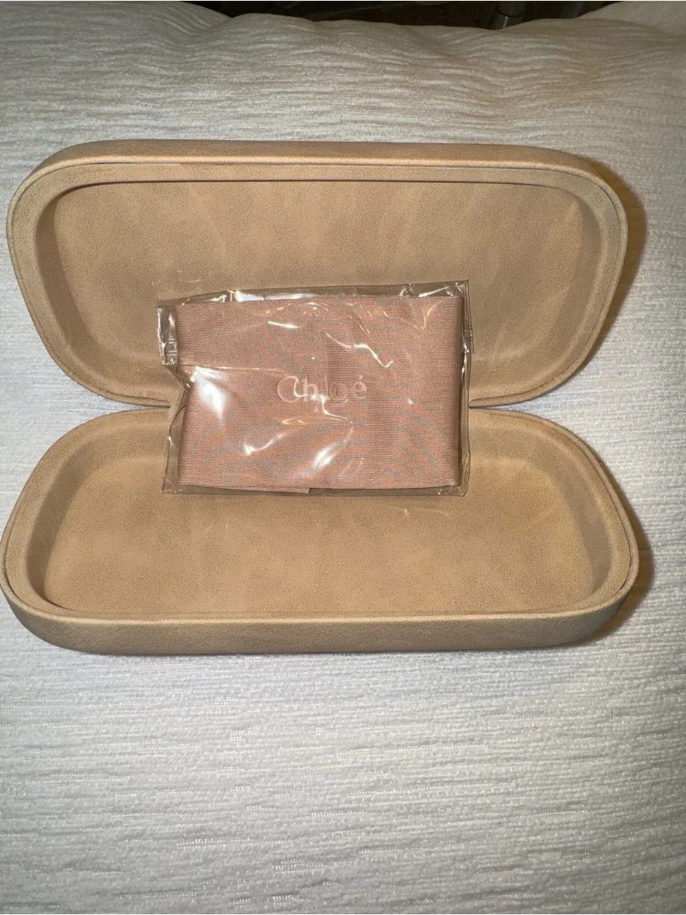 Chloé Designer Sunglasses Case – Neutral Beige Luxury Eyewear Case NEVER USED - Picture 3 of 5
